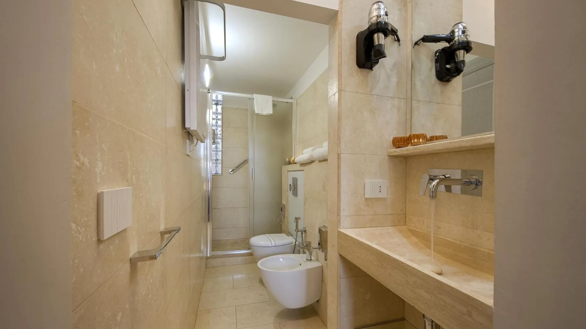 Pilastri - Flo Apartments Florencia